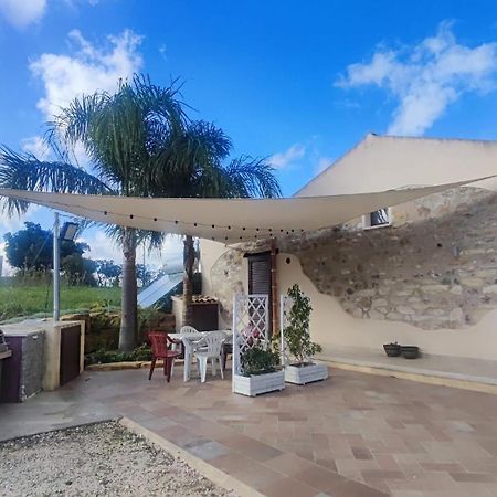 Ummari Casale Sammartano Apartments מראה חיצוני תמונה