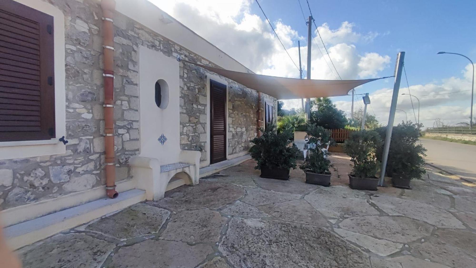 Ummari Casale Sammartano Apartments מראה חיצוני תמונה